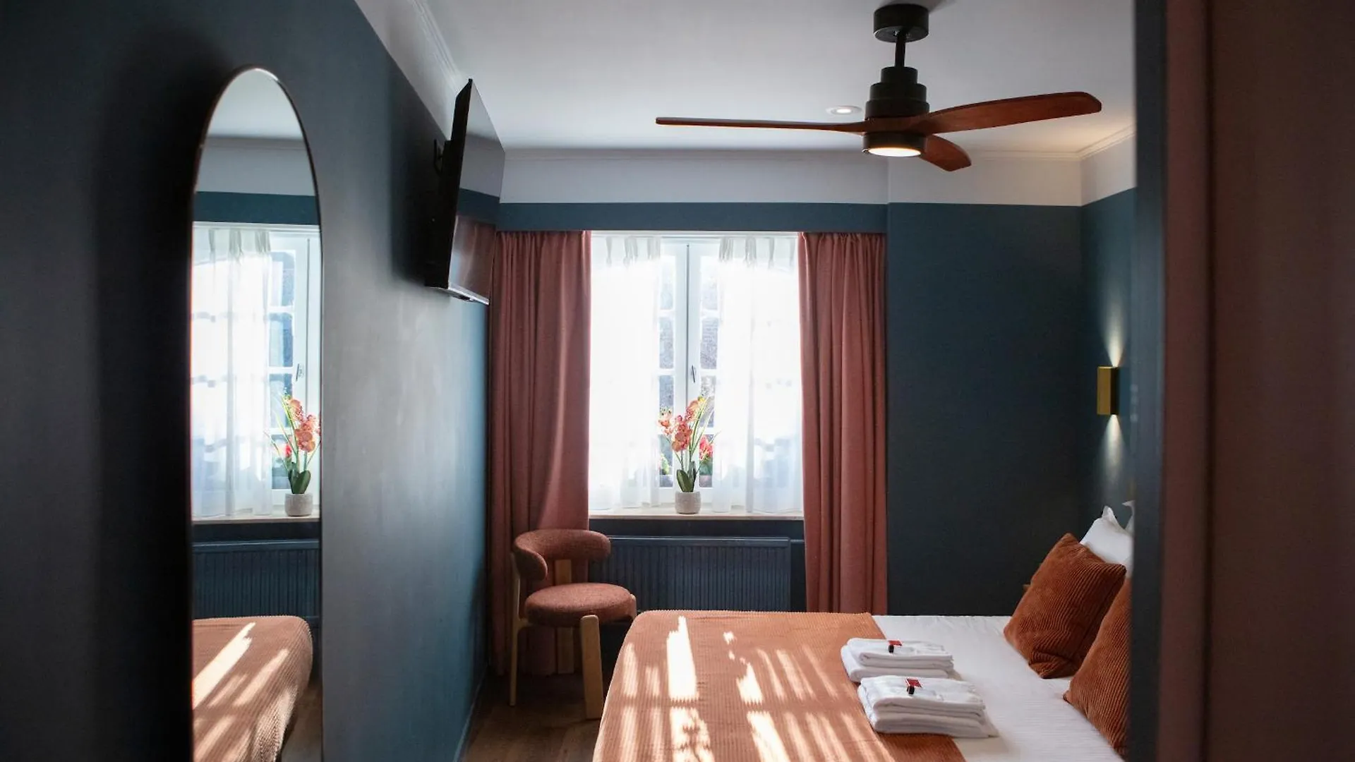 Gillis Eight By Romy&Travis Hotel Brugge 2*,